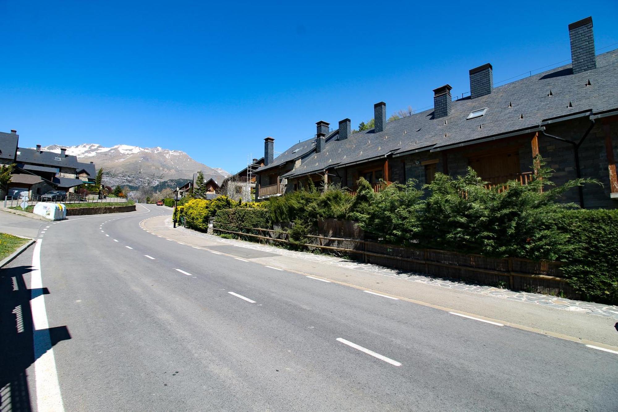Villa Nuria Tramacastilla de Tena Exteriör bild